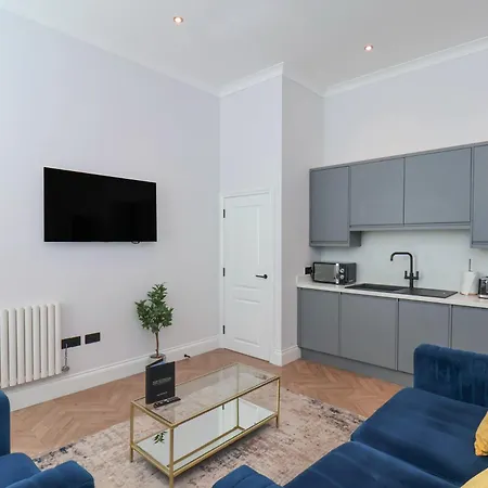 The Salisbury 104 Apartment